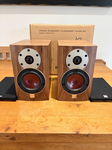 Dali menuet speakers - dali,