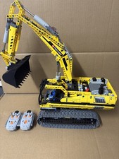 LEGO TECHNIC 8043 EXCAVATOR WITH REMOTE CONTROLS. CHRISTMAS PRESENT???