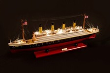 NEW PREMIUM RMS TITANIC Handcrafted Model Boat Cruise Ship 80cm (With Lights)