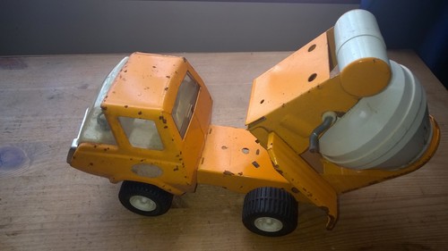 Vintage 8in tonka - tonka, diecast