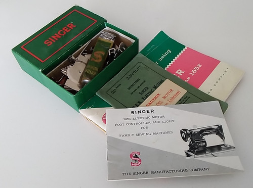 Vintage singer sewing - singer, machine