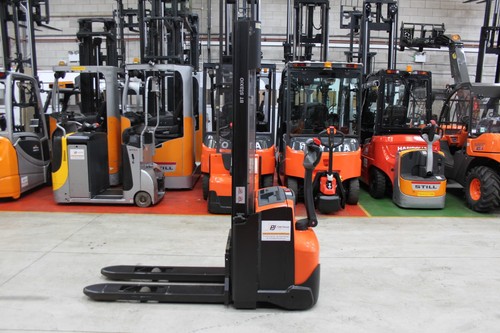 Toyota electric stacker - toyota,