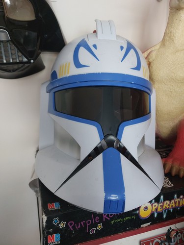 Star wars collectible captain - star,