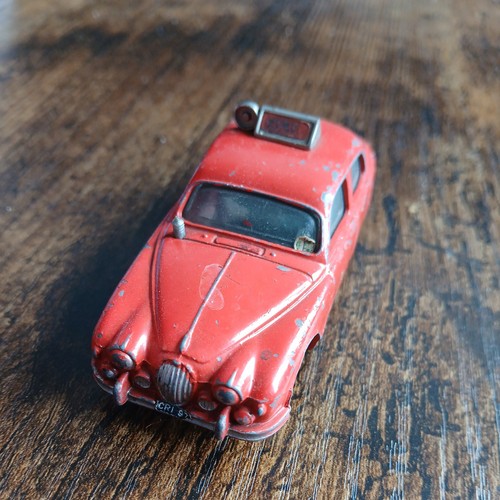 Corgi toys jaguar fire - corgi,