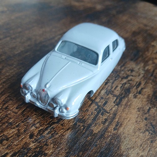 Corgi toys jaguar - corgi, litre