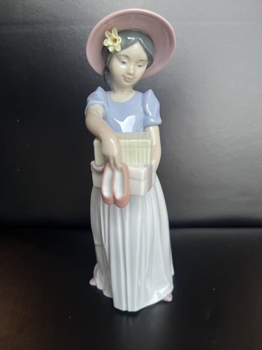 Lladro figurine new - ',