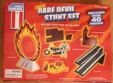 Evel Knievel Deluxe Dare Devil Stunt Set 100% Complete. 2006 with Original Box
