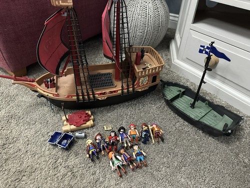 Playmobil skull pirate ship - skull,
