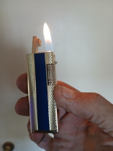 Ronson roller lighter - lighter,gold, and