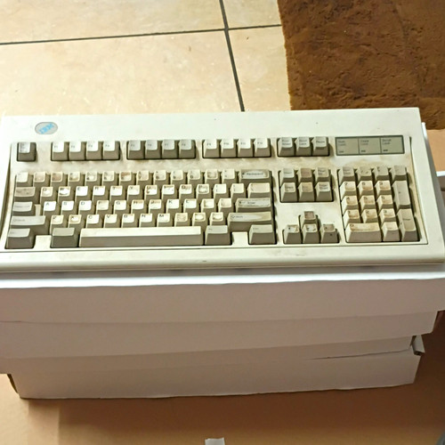 Ibm model keyboard qwerty - model, m