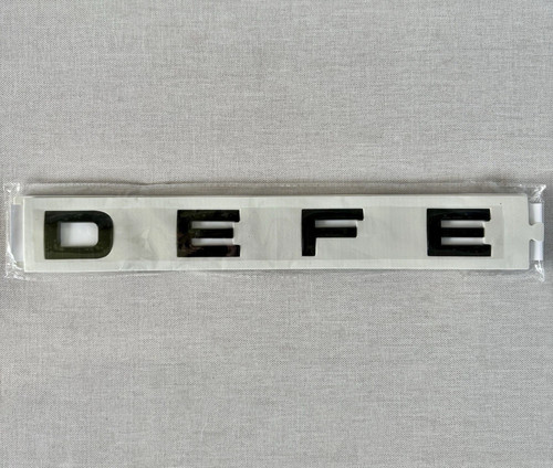 Land rover defender - land, front