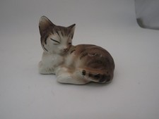 GOEBEL CK28 SLEEPING CAT FIGURINE