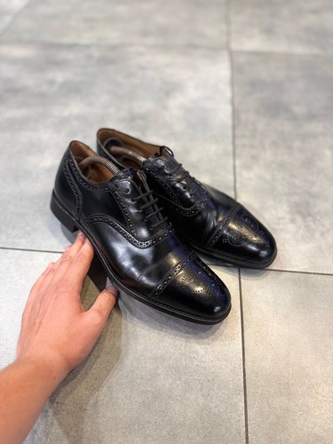 Loake black leather brogue - black,