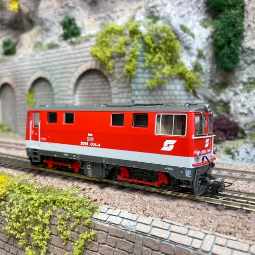 Diesel locomotive 2095 004 - diesel,