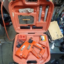 PASLODE IM250 2ND FIX NAIL GUN BRAD  NAILER 2 BATTERIES + NAILS + GAS