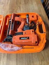 Paslode Utility Staple Gun IM200 Stapler , 2 x Ni-Mh Batteries, BRAND NEW UNUSED
