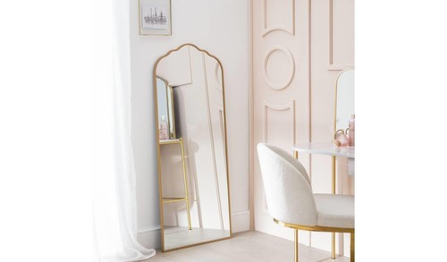 Gold full length curved wall - gold,