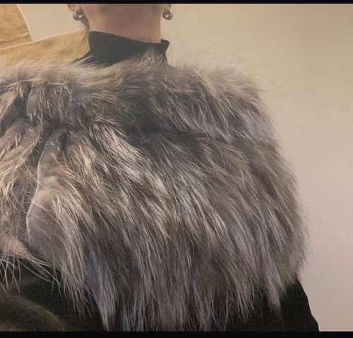 Brand new faux fur - , shoulder