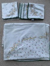 Eternal Beau oval tablecloth