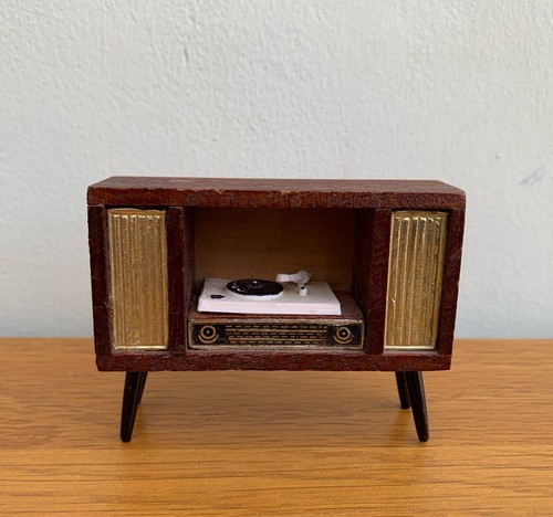 Vintage dolls house wooden - vintage,