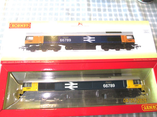 Hornby gauge r3748 class - gauge, r3748-
