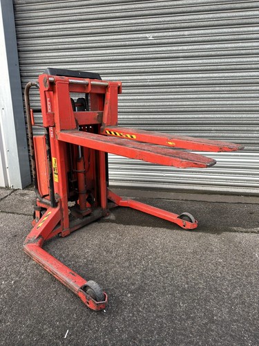 Electric powered straddle - electric,