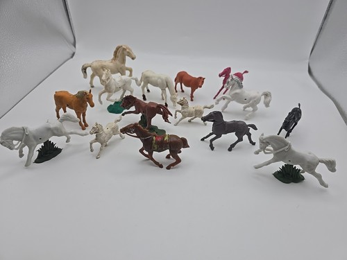 Vintage plastic toy horses - toy,