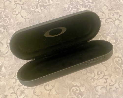 Oakley black hard - 💐,