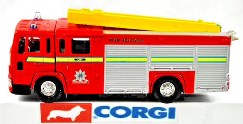 Corgi volvo fire brigade - fire,