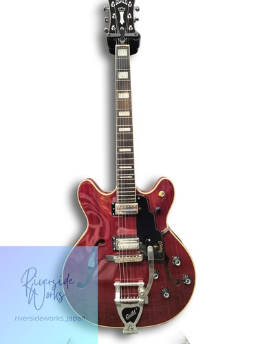 Guild semi hollow body v - guild,