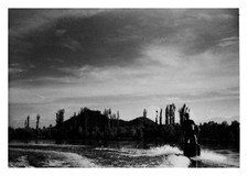 India, Srinagar, Aquaplane on