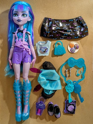 Monster high skulltimate - high,