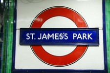 PHOTO  ST JAMES PARK UNDERGROUND STATION  SIGN  THE PORTLAND STONE EDIFICE IS 55