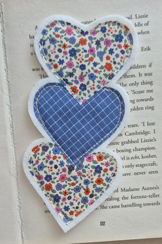 Beautiful hearts bookmark - ,