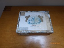 Vintage Romeo y Julieta Wooden