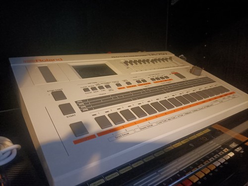 Roland 707 rhythm - roland,
