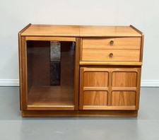 NATHAN SQUARES TEAK MEDIA