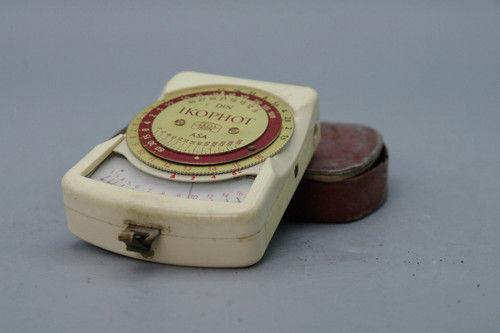 Ikophot light meter with case - light,