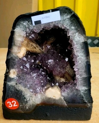 Stunning amethyst geode - ,
