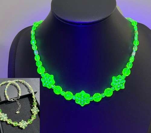 Uranium vaseline glass bead - vaseline,