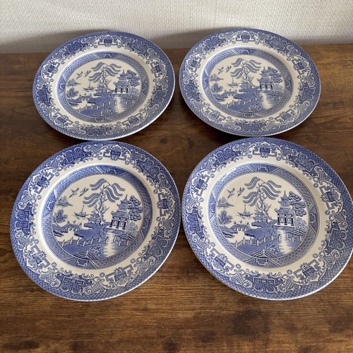 Willow pattern dinner plates - dinner,