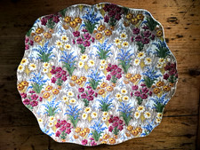 Royal Winton Grimwades 'Marguerite' overall floral design Cake plate, Circa 1950