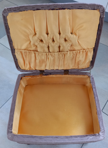 Vintage wooden sewing box - wooden,