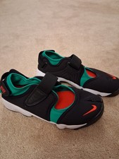 WOMENS BRAND NEW BOXED NIKE