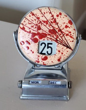 Vintage Round Metal Flip