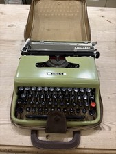 Vintage Olivetti Lettera 22