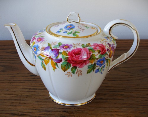 Paragon queen garden - garden, teapot