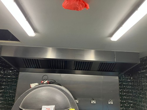 Commercial kitchen extractor