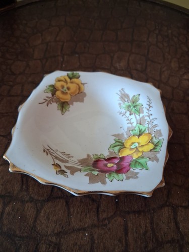 Vintage pansy salisbury bone - salisbury,