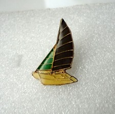 Pre-Owned Unusual Catamaran